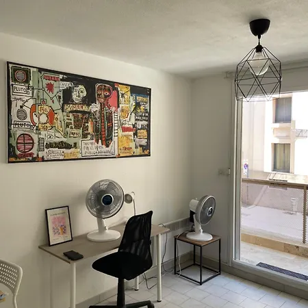 Tres Beau Pres Du Centre דירה *